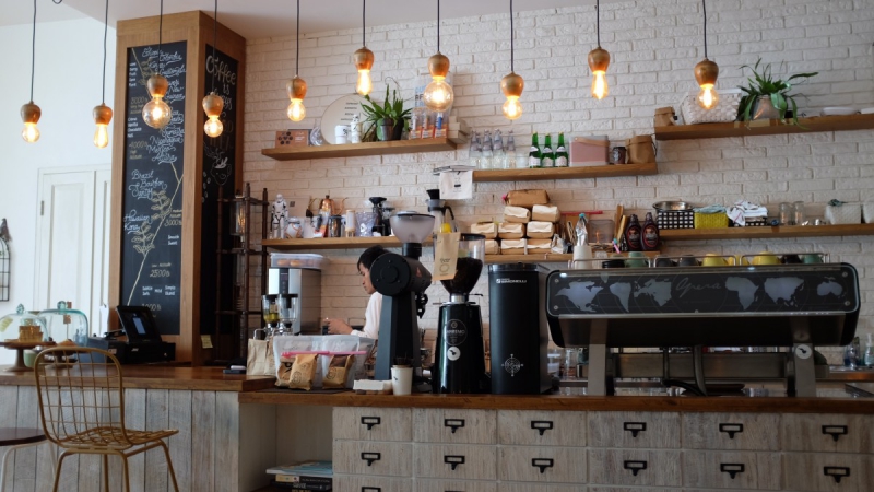 boutique-LE PRADET-min_coffee_shop_light_cafe_coffee_shop-32620